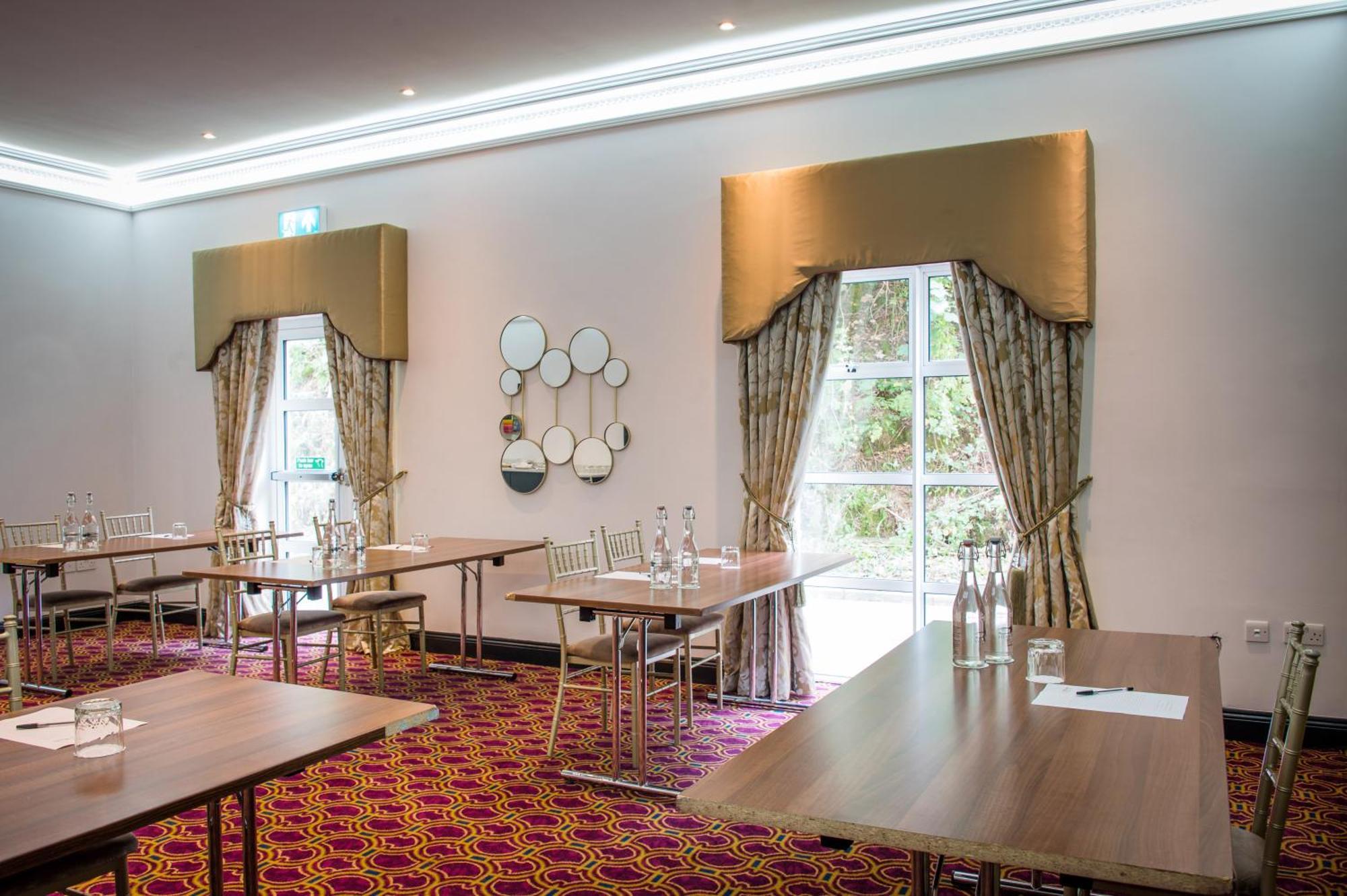 Cork'S Vienna Woods Hotel & Villas Экстерьер фото